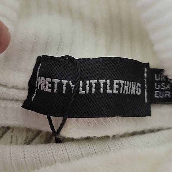 Pretty Little Thing White Long Sleeve Ribbed Crop Sweater Top With Open Back NEW - Picture 8 of 11